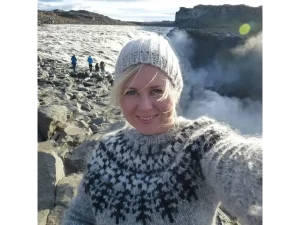 Waterfall selfie small Atlas Introspective