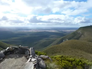 Bluff knoll summit view Atlas Introspective